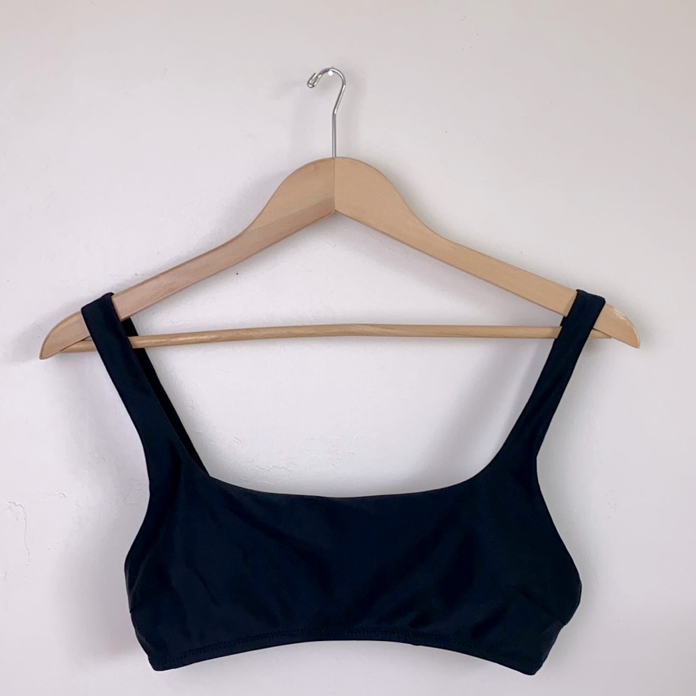 *LIKE NEW* Aerie Black Scoop Bikini Top - M